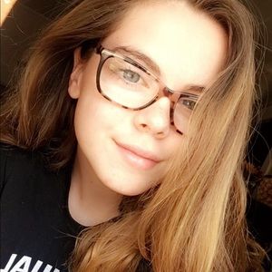 Meet your Posher, Karissa